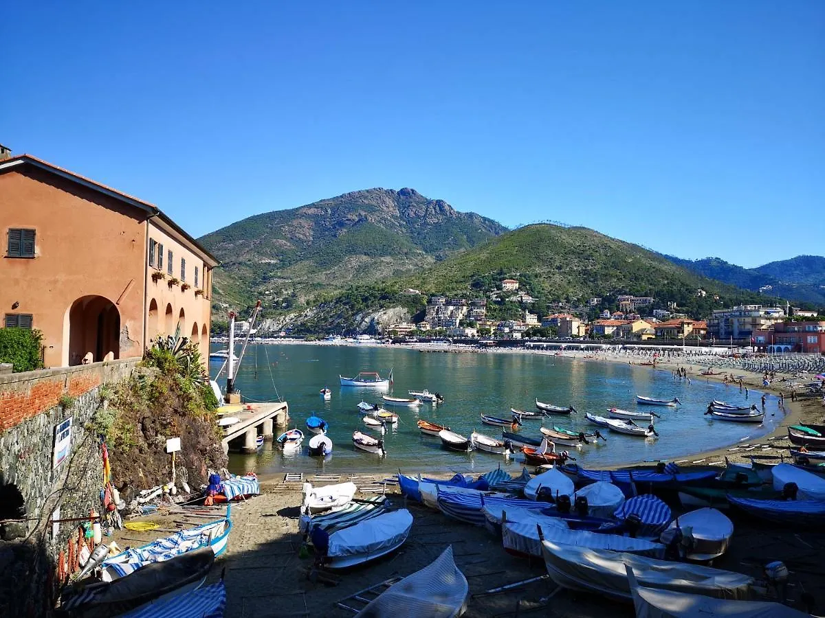 Elegant And Sea View Excelsior Apartment Levanto