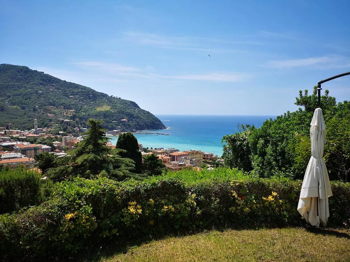 Elegant And Sea View Excelsior Apartment Levanto Italy