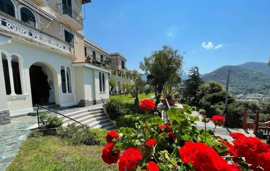 Elegant And Sea View Excelsior Apartment Levanto Italy