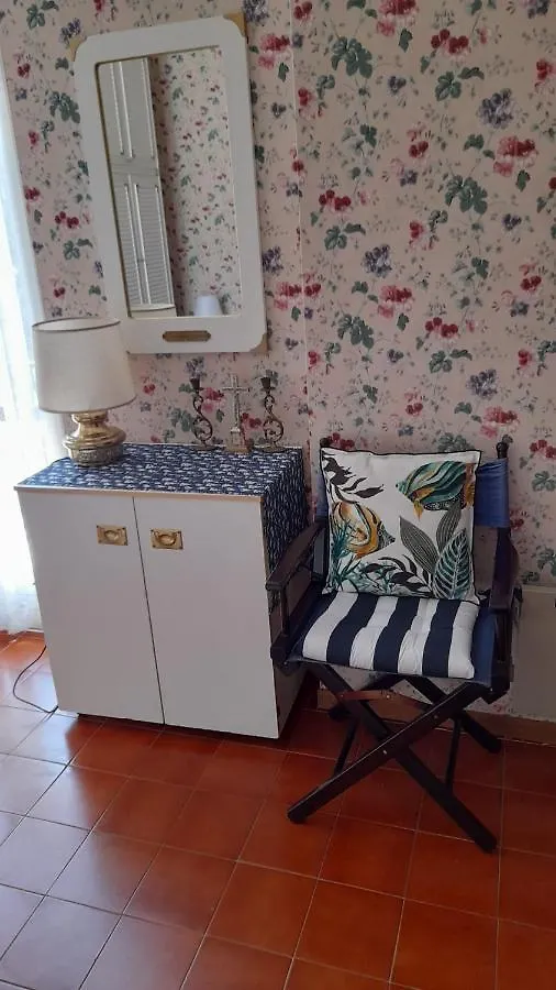 Elegant And Sea View Excelsior Apartment Levanto Italy