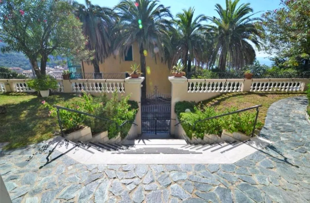 Elegant And Sea View Excelsior Apartment Levanto 0*,  Italy