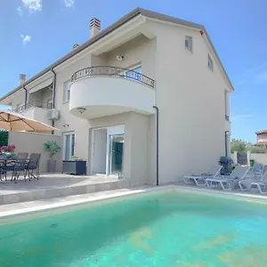 Casa Hana Ferienhaus Bužinija
